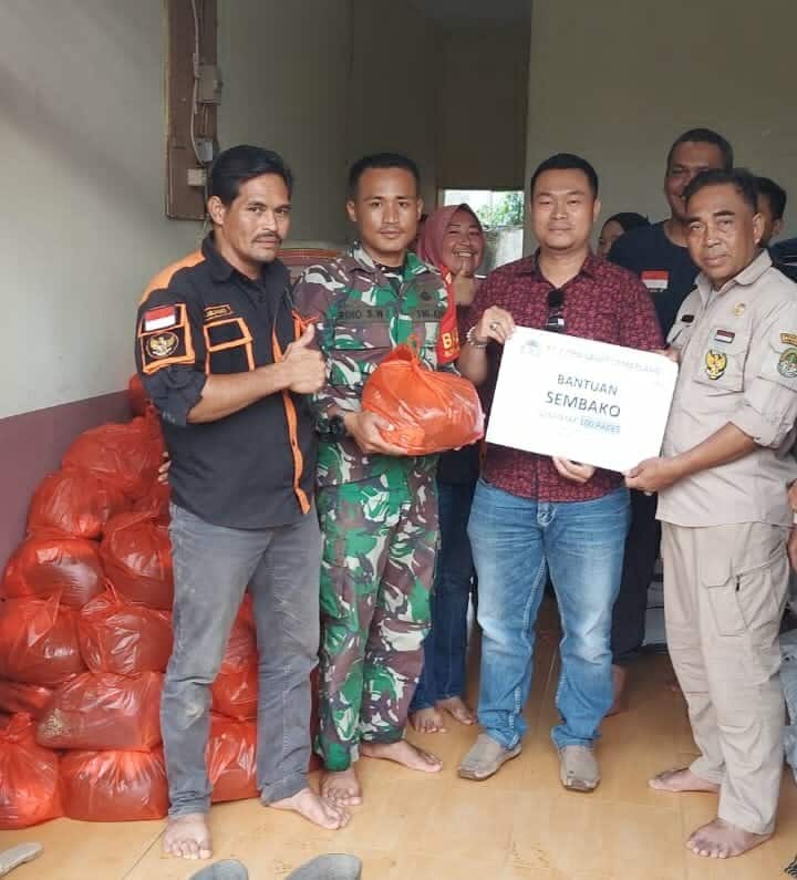 PT CSC Salurkan Bantuan Paket Sembako Untuk Korban Banjir di Kecamatan Sandai Ketapang