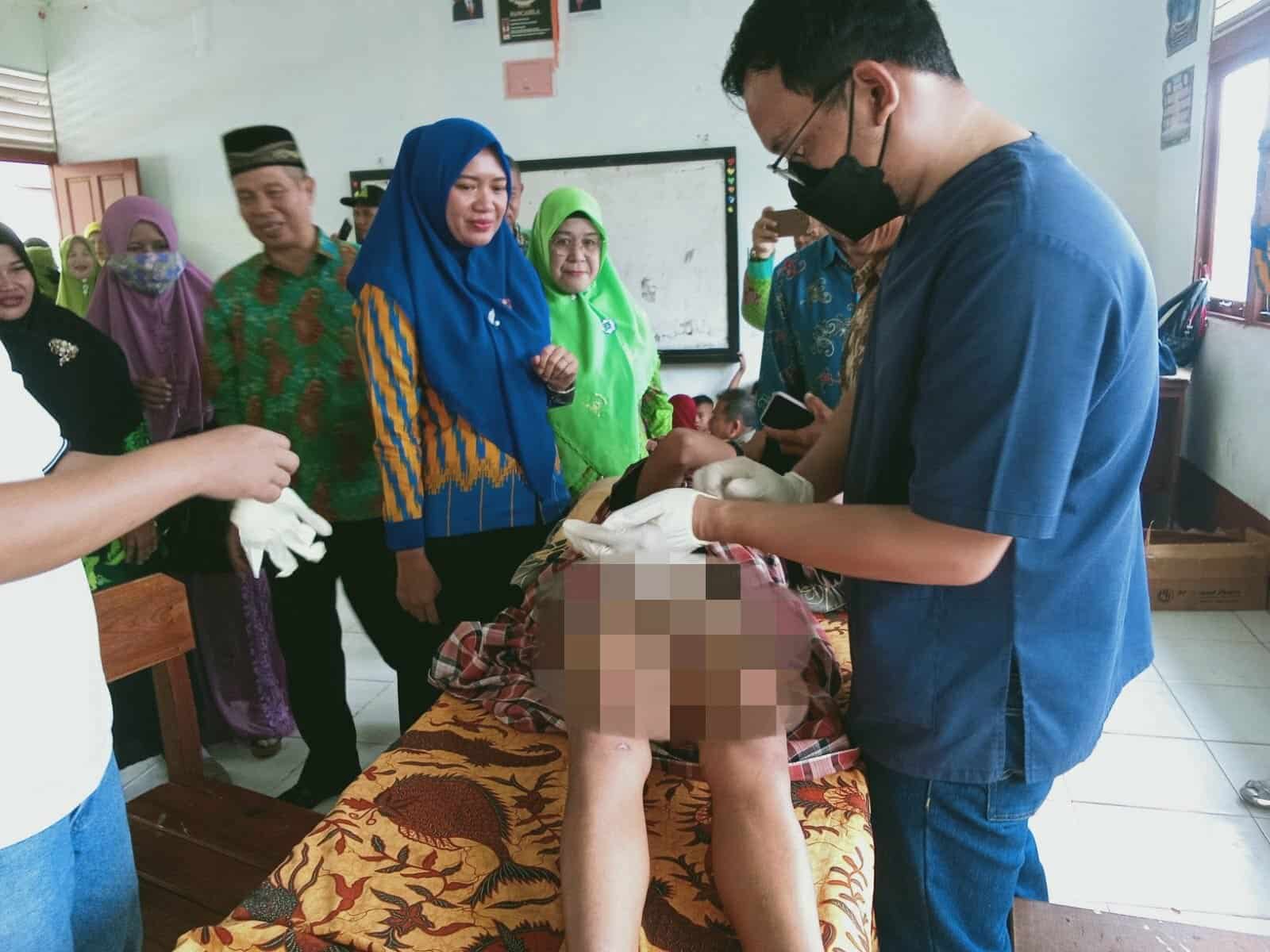 PC Muslimat NU Kapuas Hulu Gelar Khitanan Massal, Ini kata Syarifah Zulaiha