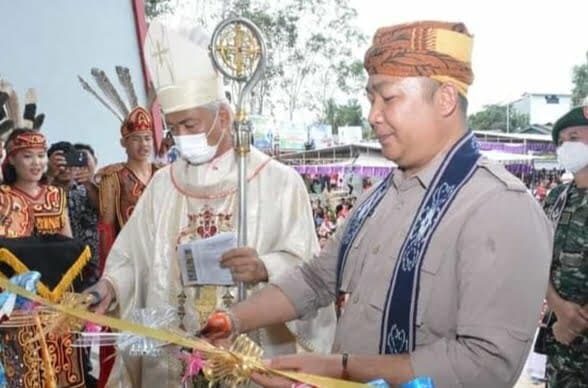 Resmikan Gereja Katolik Paroki MRPD Kecamatan Air Upas, Sekda Ketapang Ajak Jaga Toleransi Antar Umat Beragama