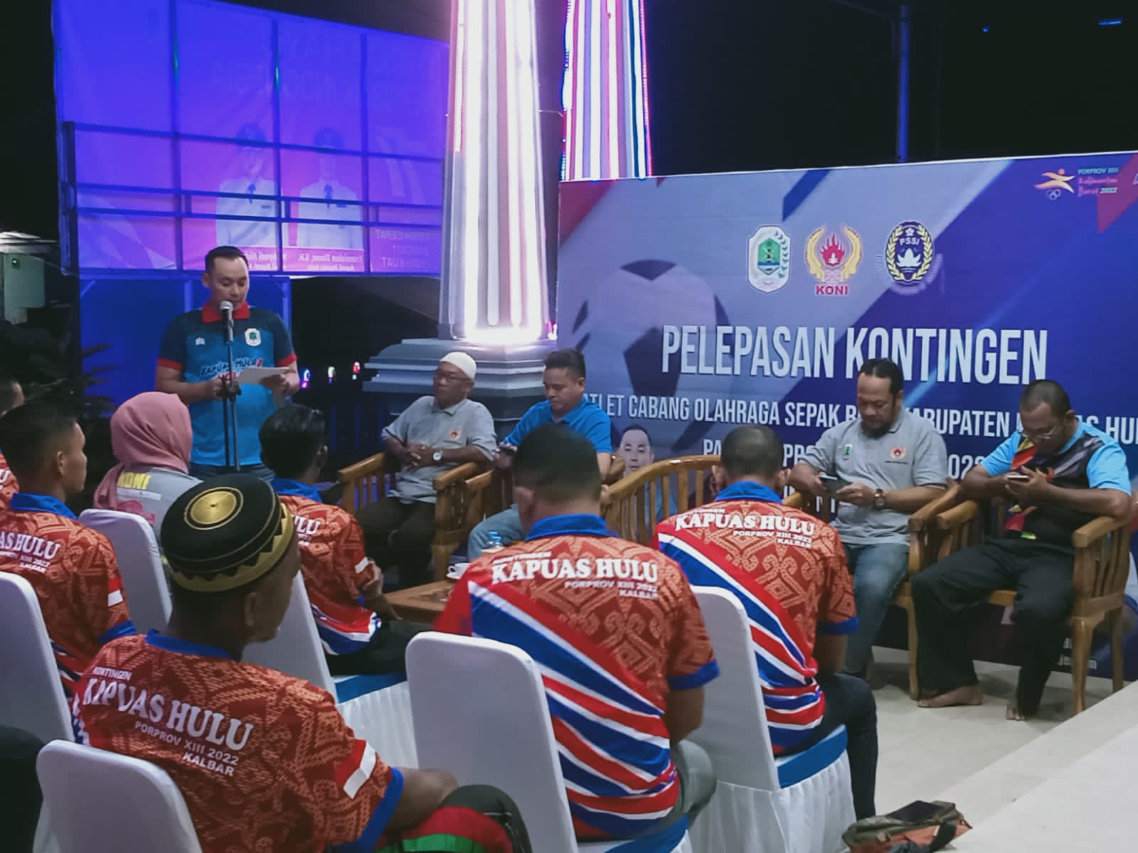 Lepas Atlet Askab PSSI ke Porprov XIII, Wabup Wahyudi: Berikan Kapuas Hulu Kado Terbaik