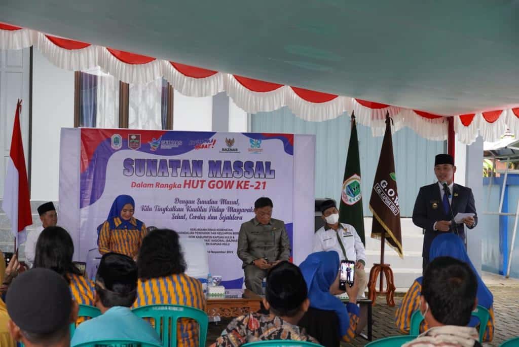 Semarak HUT GOW ke-21, Wakil Bupati Kapuas Hulu Buka Kegiatan Sunatan Massal