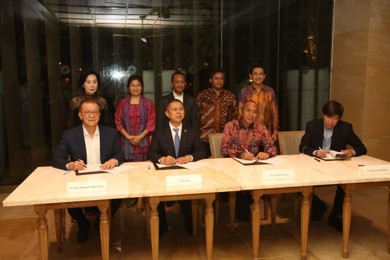 PLN Gandeng 3 Produsen PLTS, Siap Bangun Pabrik Solar Panel Terbesar se-Asia Tenggara