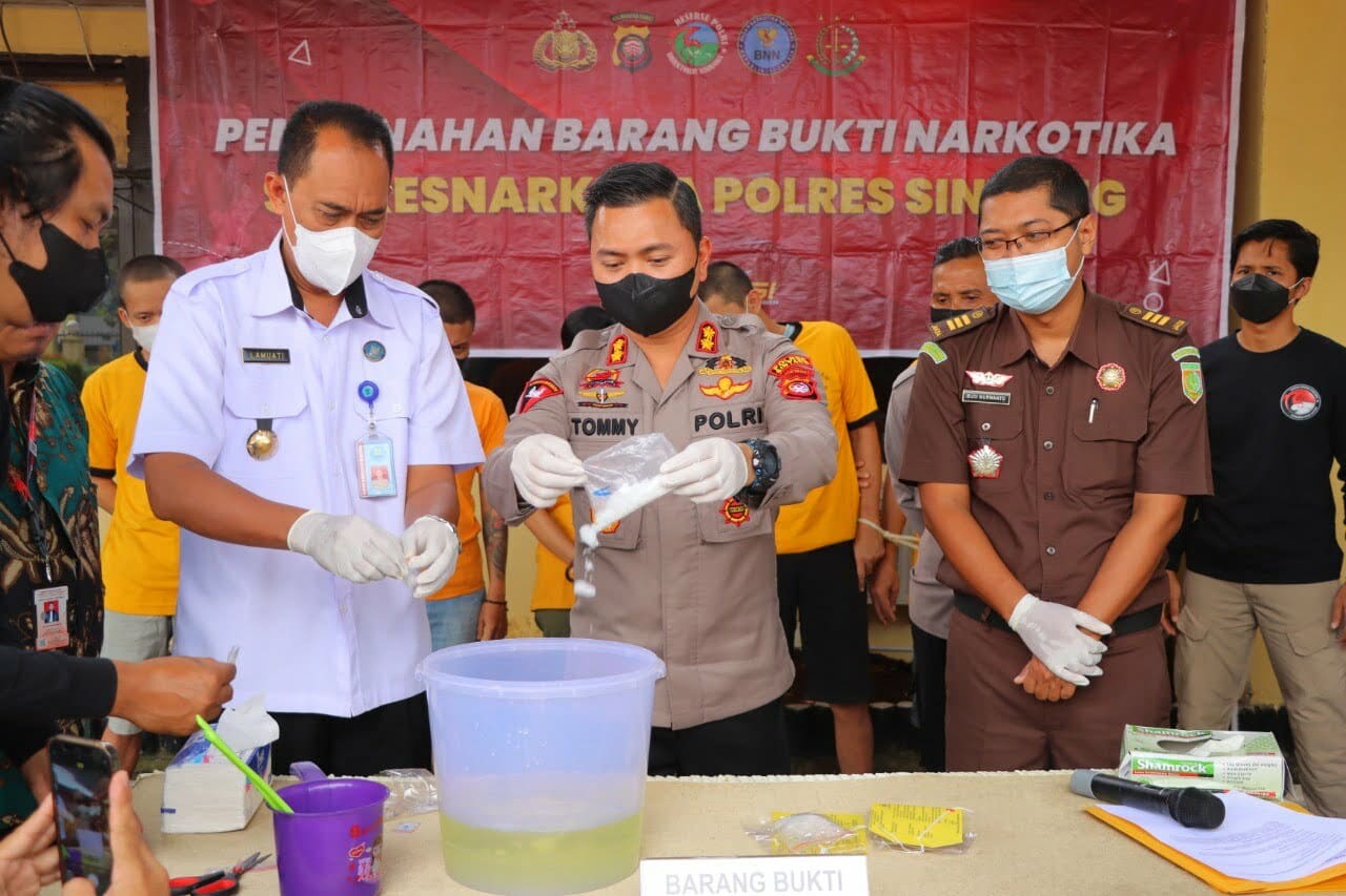 Polres Sintang Gelar Press Release Pengungkapan Kasus dan Pemusnahan BB Narkoba