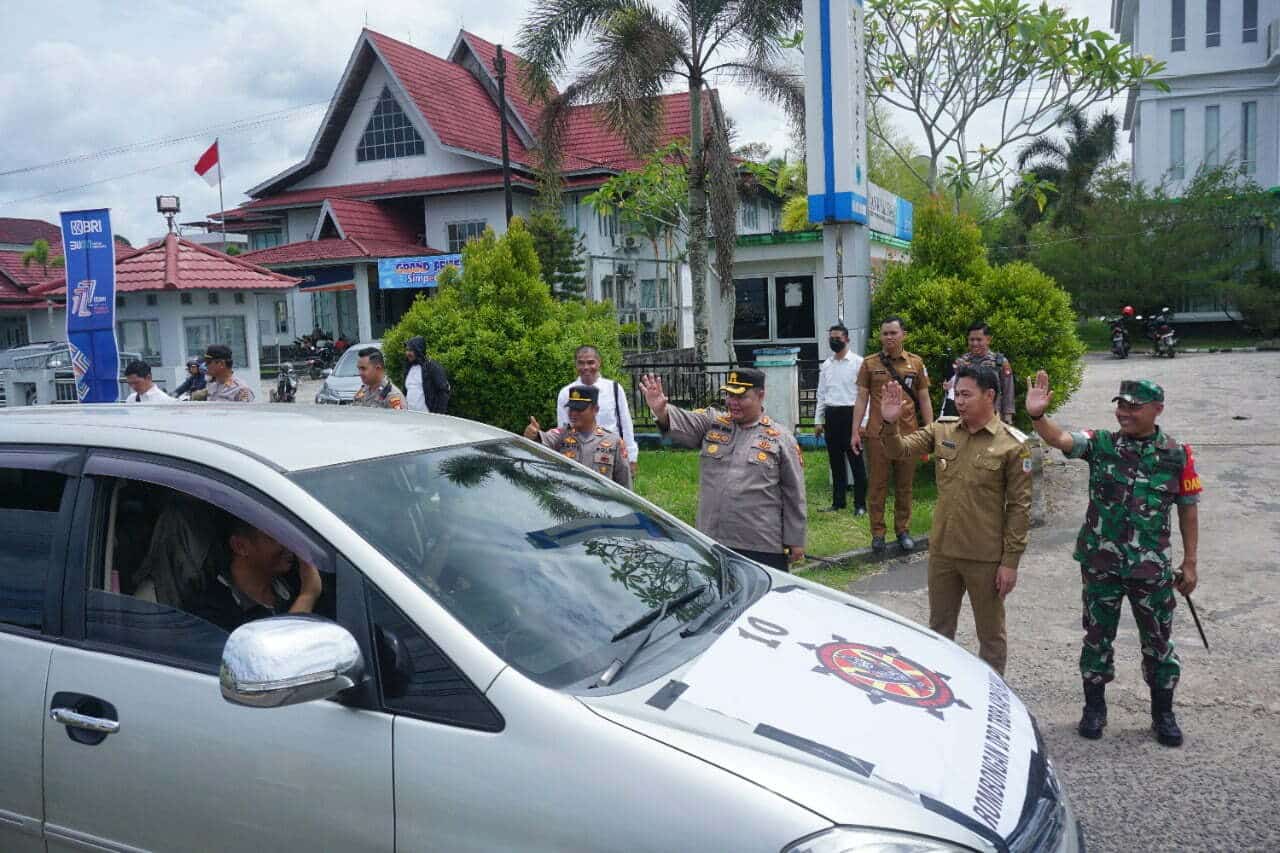 Forkopimda Kapuas Hulu Lepas Rombongan TBBR untuk Ikuti Seminar Kebangsaan bersama Presiden Jokowi