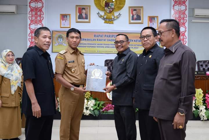 Sah, Seluruh Fraksi DPRD Setujui APBD Ketapang Tahun 2023 Sebesar Rp 2,263 Triliun