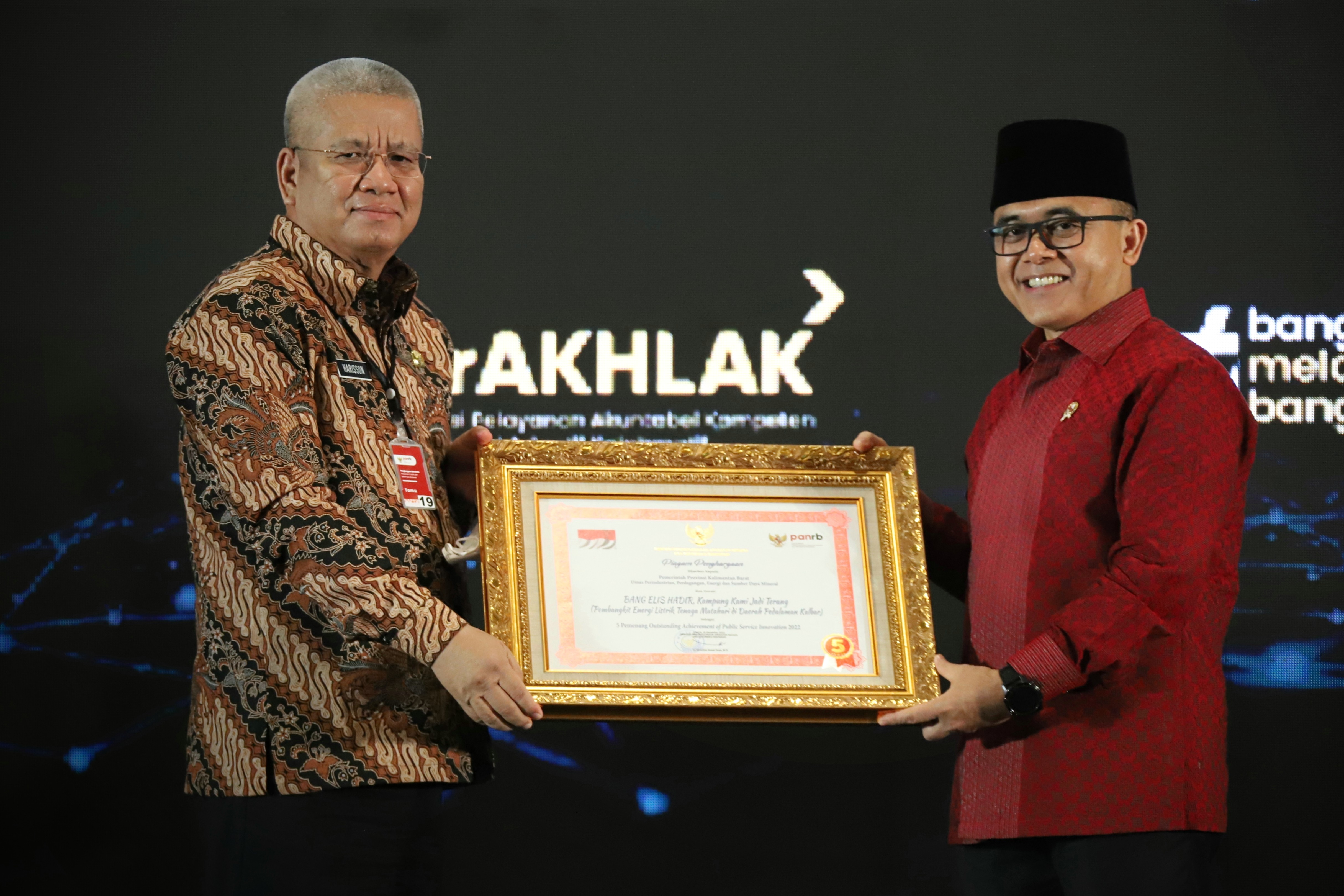 Pemprov Kalbar Sabet 2 Penghargaan Sekaligus dari Menpan RB