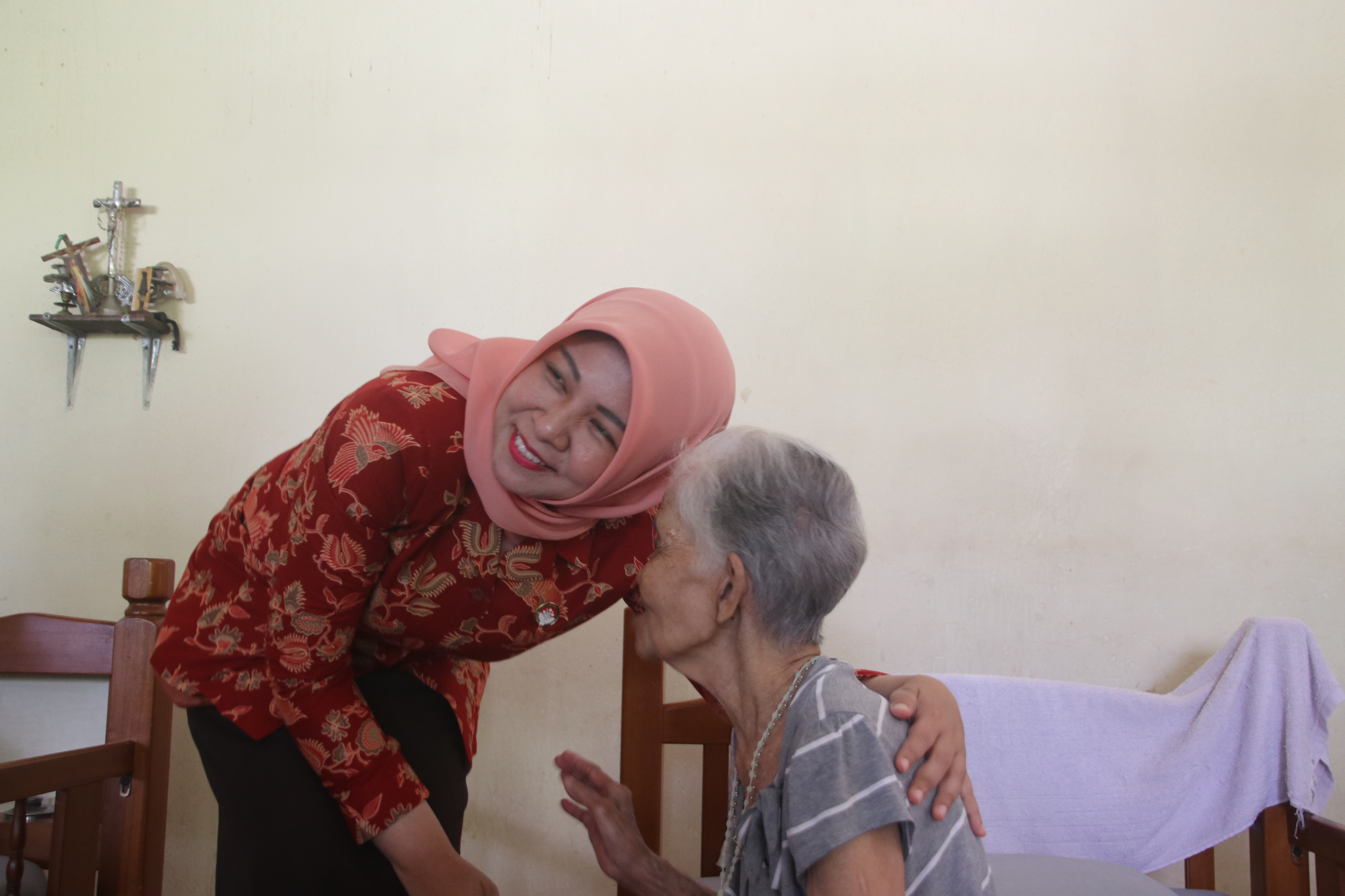 23 Tahun Berkiprah, DWP Kalbar Sambangi Panti Asuhan dan Panti Jompo