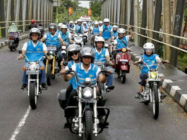 Kenalkan Gaya Hidup Ramah Lingkungan, Jajaran PLN Konvoi Motor Listrik di Yogyakarta