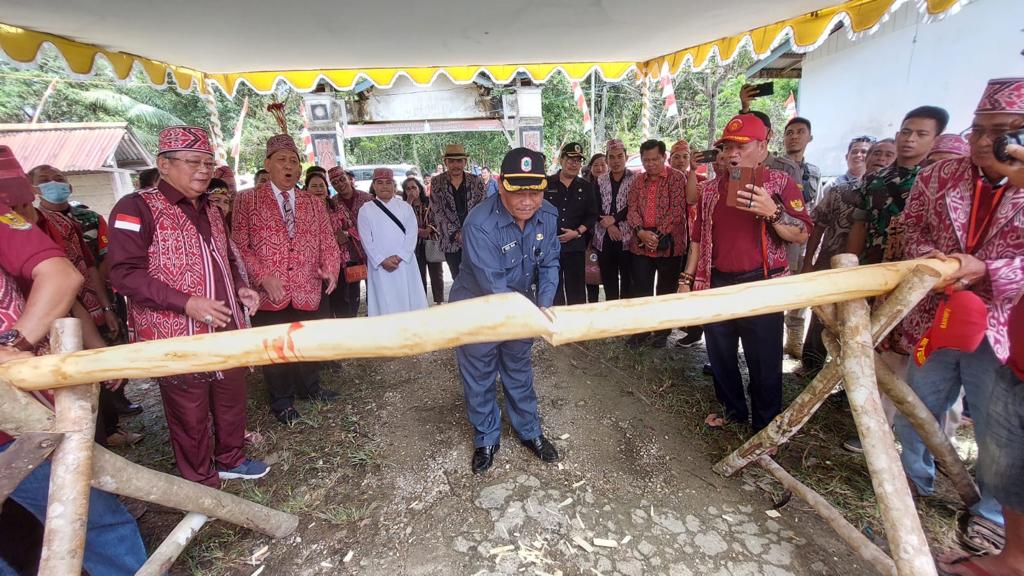Sekda Kapuas Hulu Hadiri dan Buka Festival Budaya Adat Dayak Kantuk 