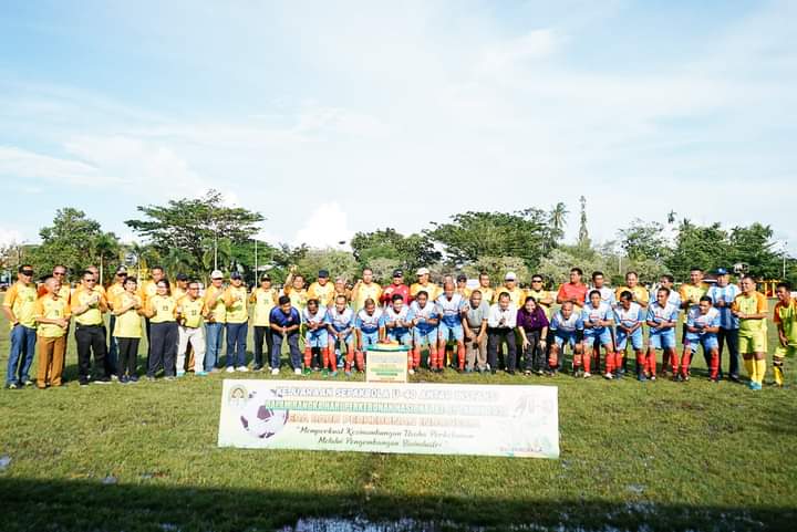 Kejuaraan Sepak Bola U-40 Antar Instansi Pemerintah dan Perusahaan Perkebunan se-Ketapang Resmi Digelar