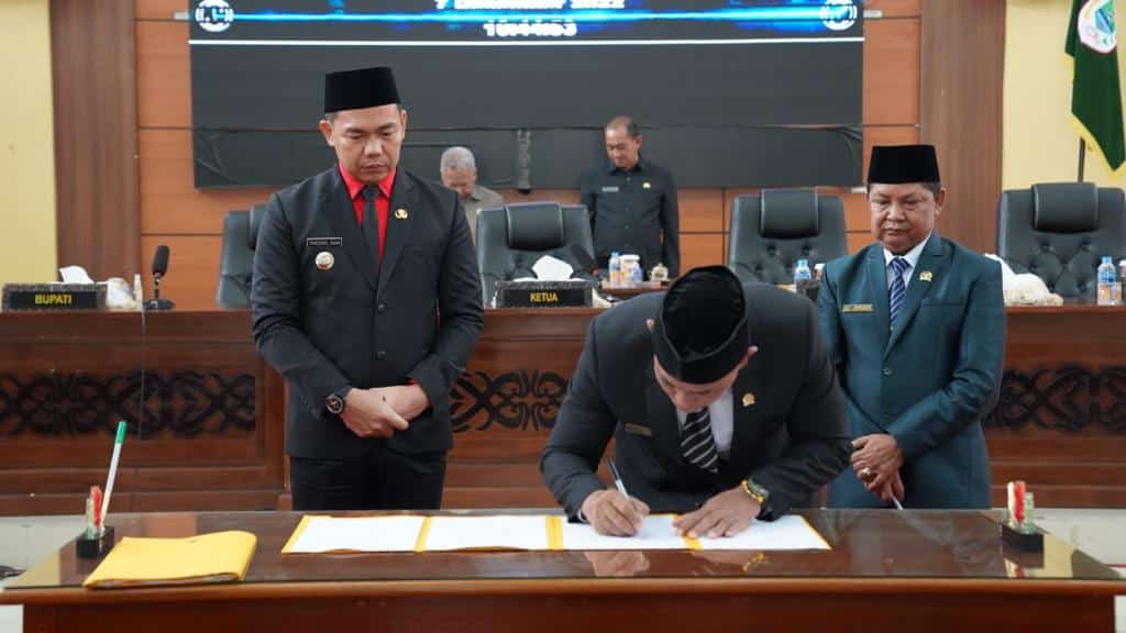 3 Raperda Hak Inisiatif DPRD Kapuas Hulu Disahkan Menjadi Perda