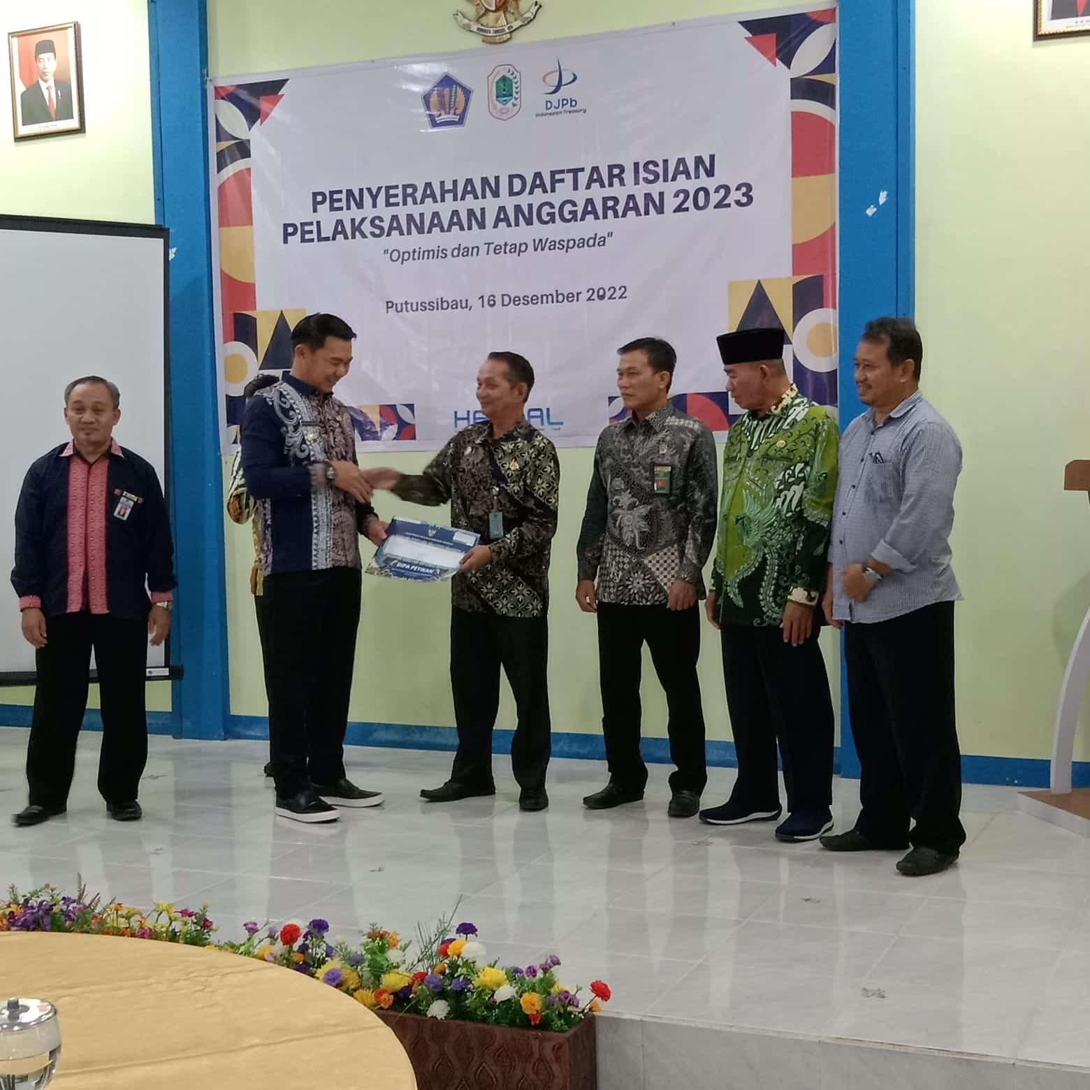 Bupati Kapuas Hulu Serahkan Dipa Tahun 2023 ke Instansi Vertikal