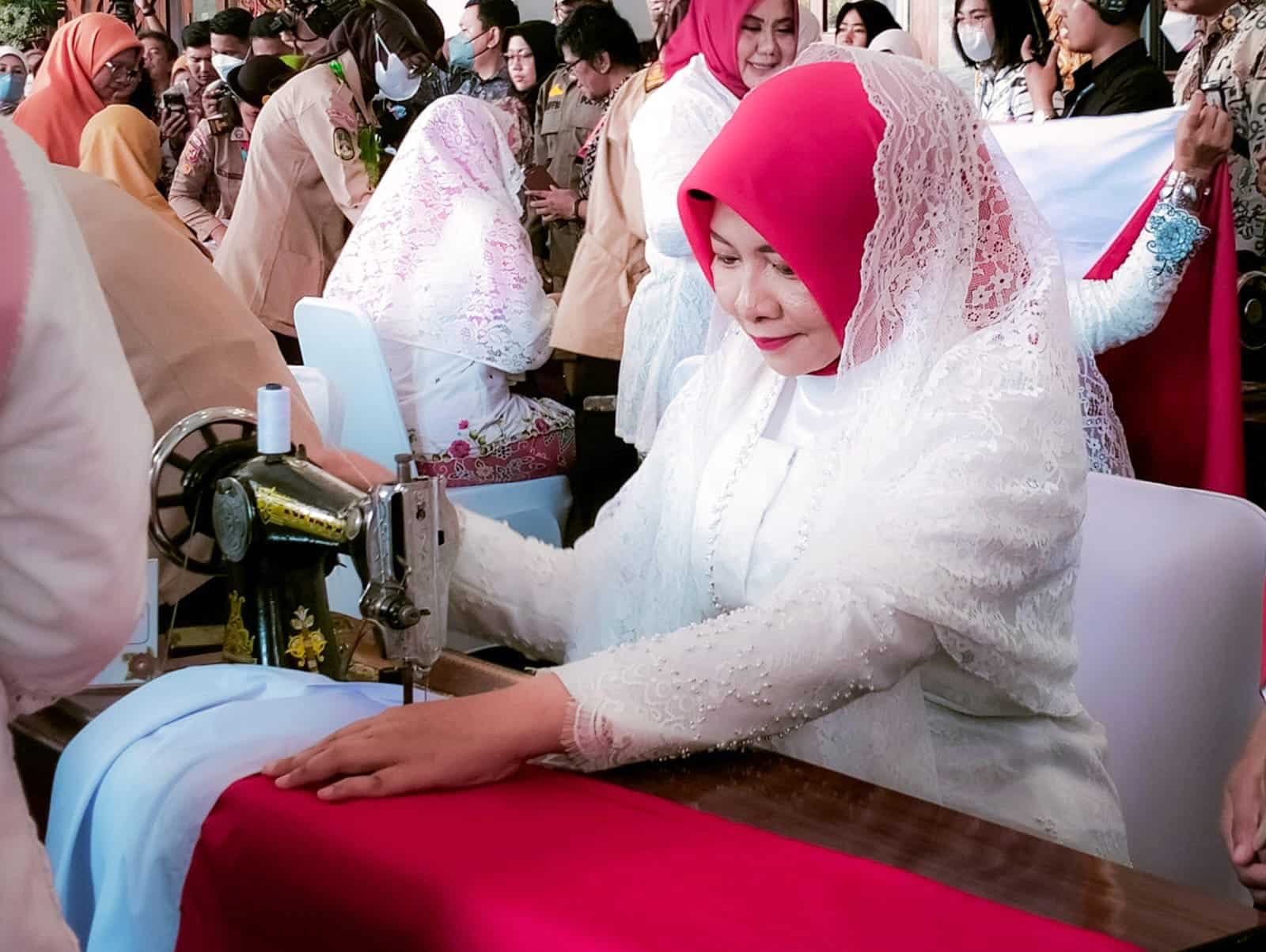 Kenang Jasa Ibu Negara Fatmawati Soekarno, Windy Ikut Menjahit Bendera Merah Putih