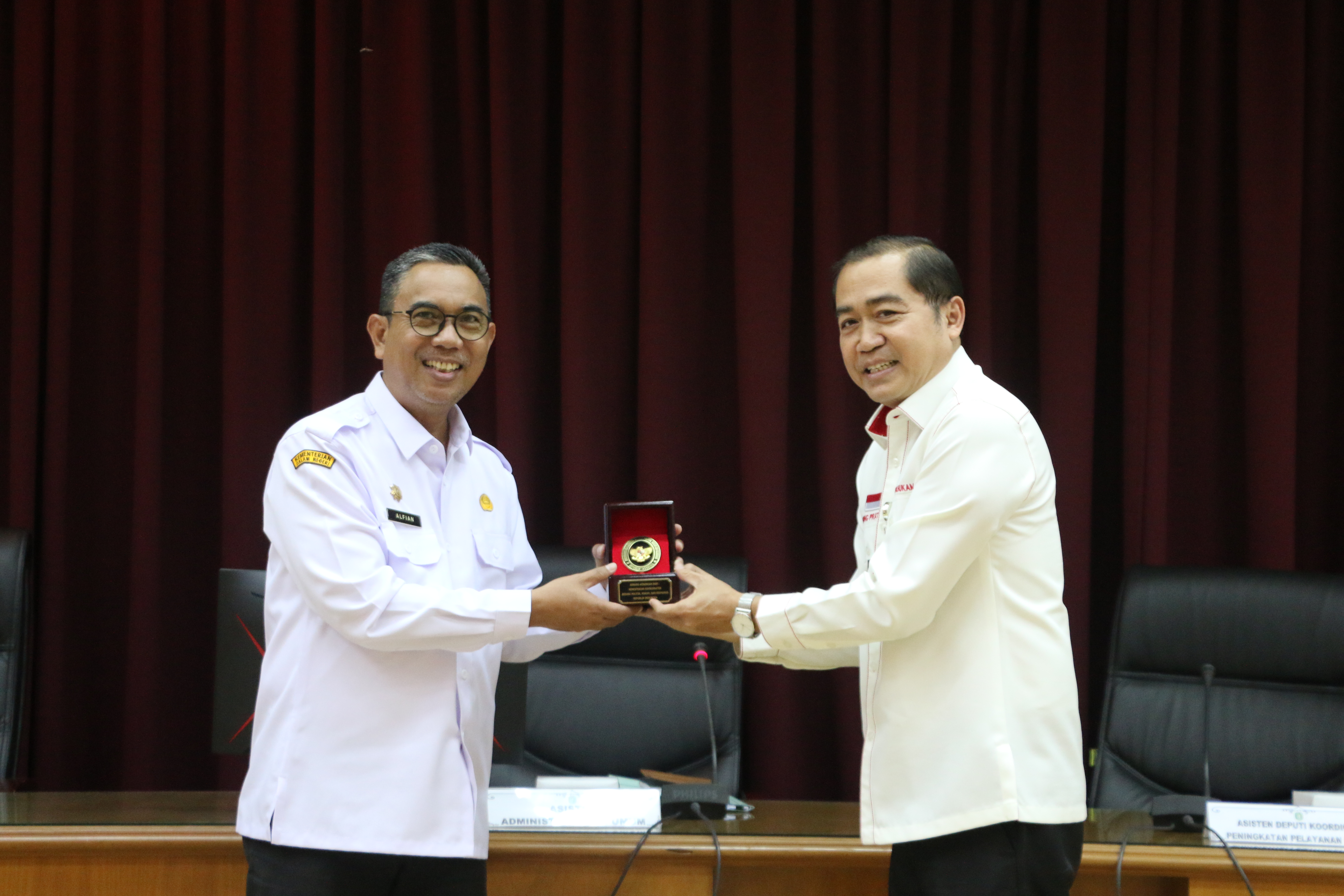 Pemprov Kalbar Terima Audiensi Tim Kemenko Polhukam Terkait Evaluasi Pelayanan Publik