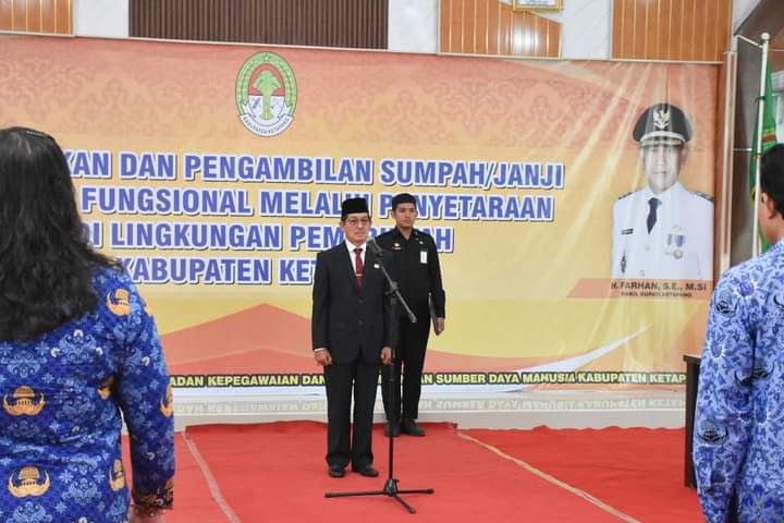 Asisten Setda Ketapang Lantik 15 Pejabat Fungsional Ahli Muda dan Ahli Madya