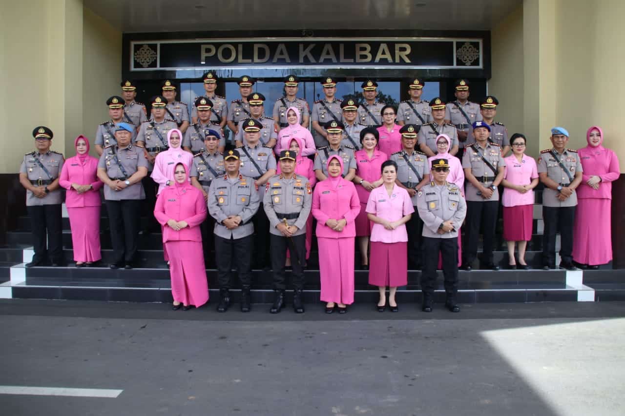 Kapolda Kalbar Pimpin Pelaksanaan Serah Terima Jabatan 5 Pejabat Utama dan 8 Kapolres