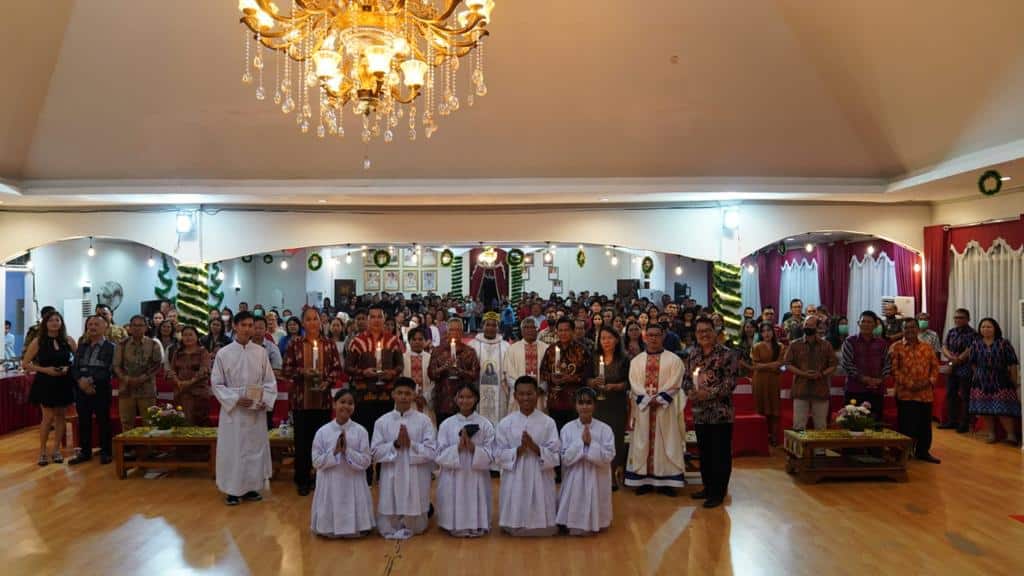 Bupati Fransiskus Hadiri Perayaan Natal Bersama Umat Paroki Hati Santa Perawan Maria Tak Bernoda Putussibau