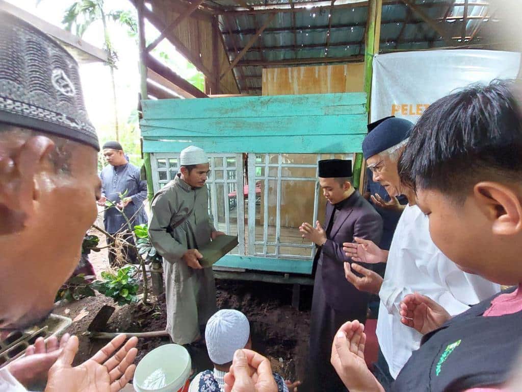 Peletakan Batu Pertama Asrama Pondok Pesantren Darul Mukhlasin