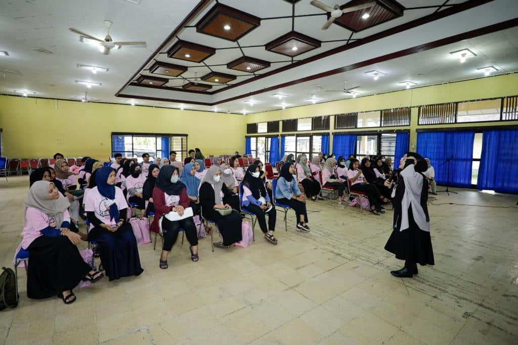 Srikandi Ganjar Kalbar Tingkatkan Kualitas Perempuan Milenial Melalui Seminar Public Speaking