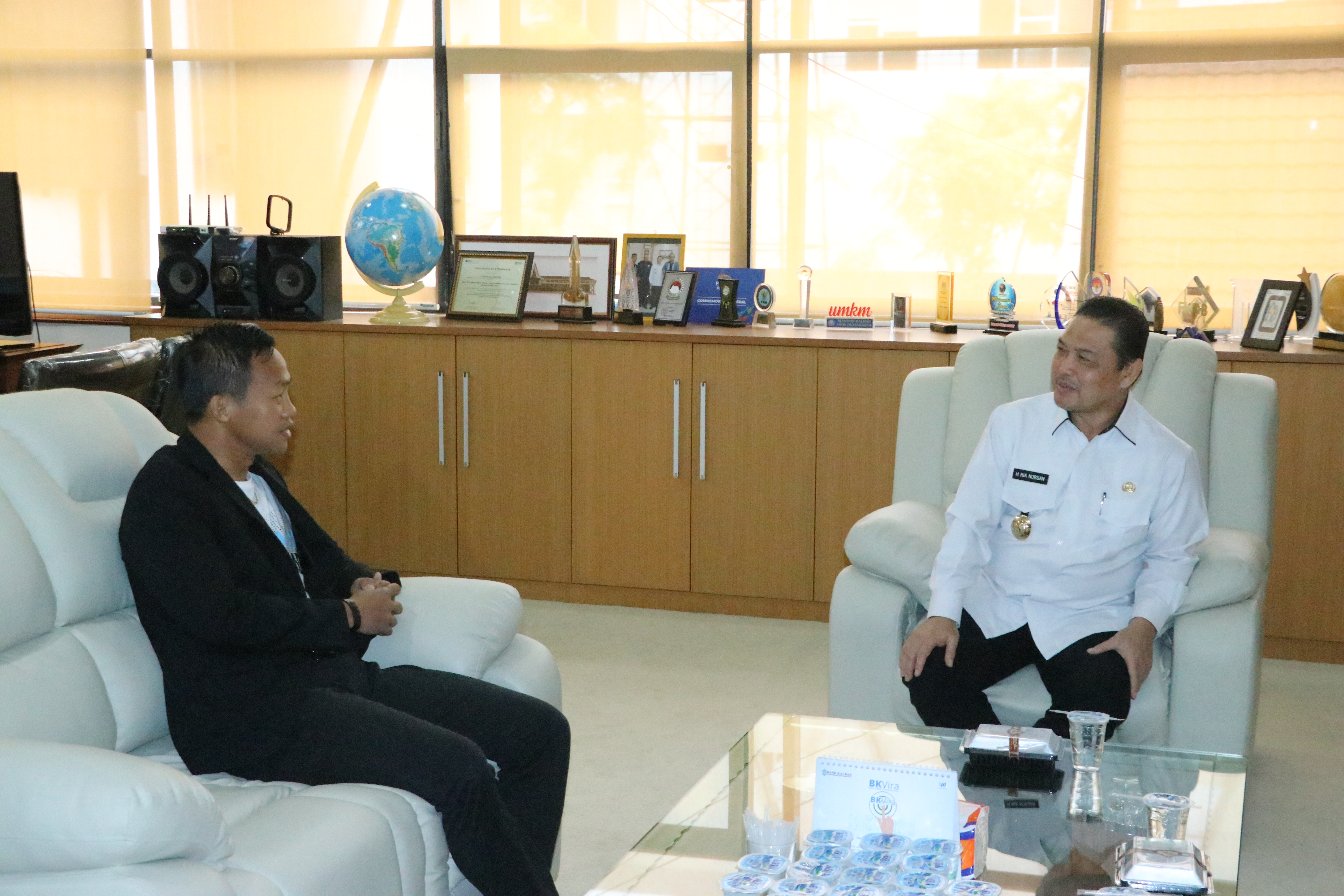 Wagub Ria Norsan Terima Kunjungan Petinju Nasional Daud Cino Yordan