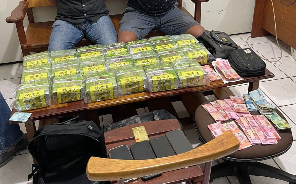 Polda Kalbar Benarkan Penangkapan Dua Oknum TNI Pembawa 20 Kg Sabu