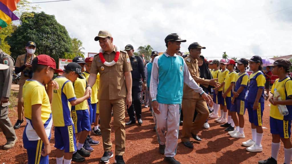 Bupati Kapuas Hulu Buka Kegiatan KOSN dan FLS2N se-Kecamatan Kalis 2023