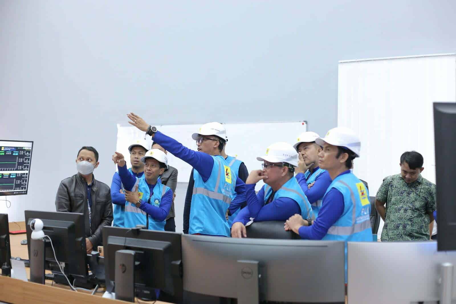 Direksi PLN Pastikan Progres Interkoneksi Kelistrikan Kalbar – Kalteng Sesuai Rencana