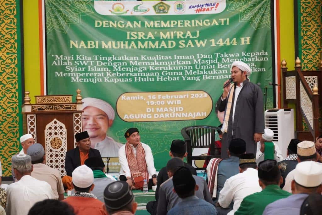 Wabup Kapuas Hulu Hadiri Peringatan Isra Mikraj di Masjid Agung Darunnajah Putussibau