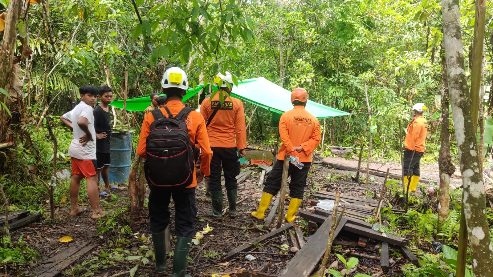 Seram, Warga Desa Sungai Asam Mendadak Hilang Misterius di Kebun Karet