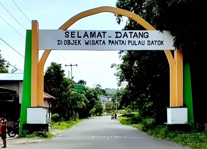 Tanpa Disertai Tiket, Pengunjung Pantai Pulau Datok Pertanyakan Keabsahan Biaya Masuk Kendaraan Roda Empat