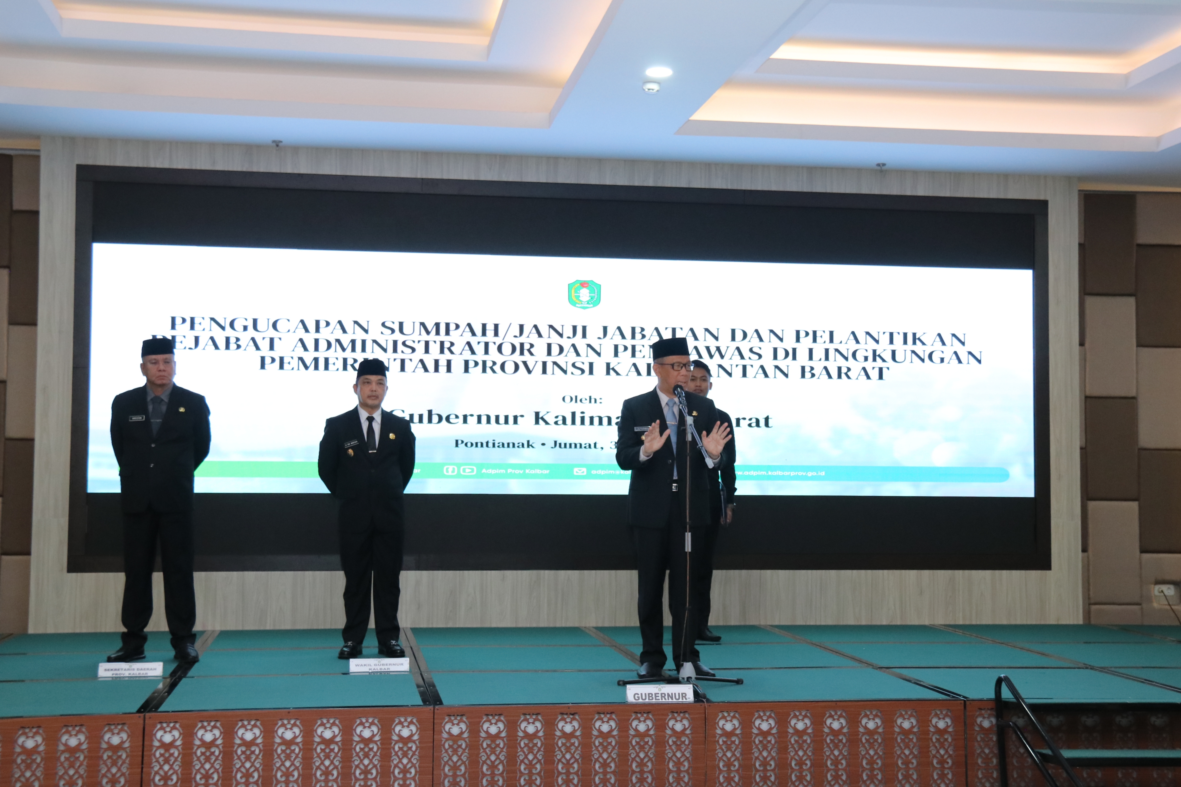 113 Pejabat di Lingkungan Pemprov Kalbar Dilantik