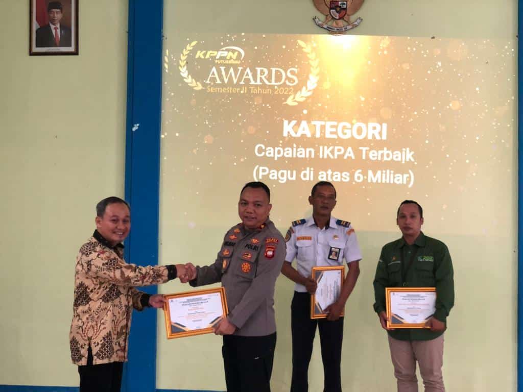 Polres Kapuas Hulu Terima Dua Penghargaan dari KPPN Putussibau
