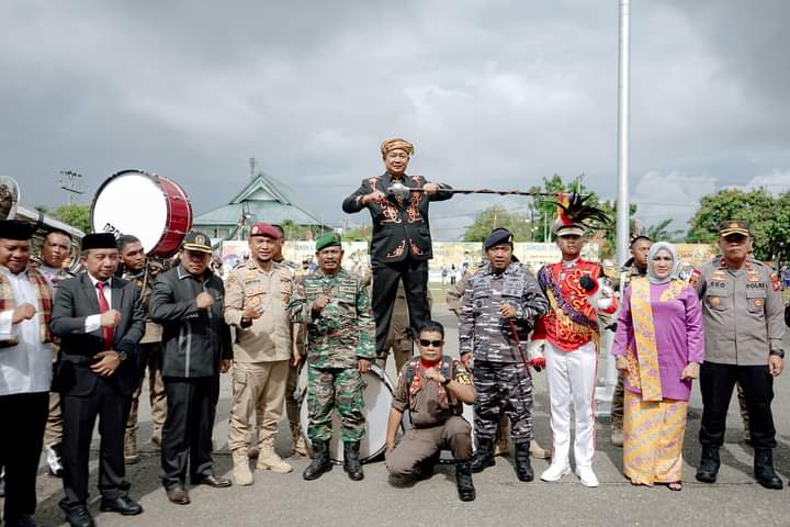 Sekda Pimpin Upacara Peringatan Hari Jadi Ketapang ke-605 di Halaman Kantor Bupati Ketapang