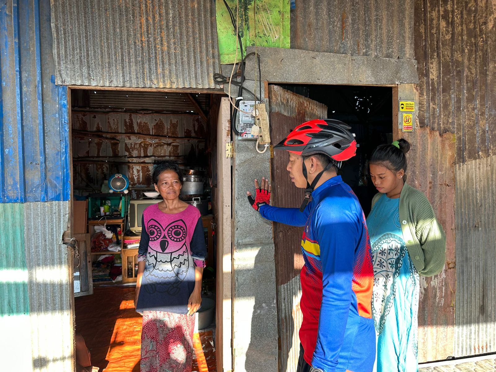 Sambut Bulan Ramadan, PLN Salurkan Bantuan Bagi Kaum Dhuafa di Sekitar Tower Transmisi