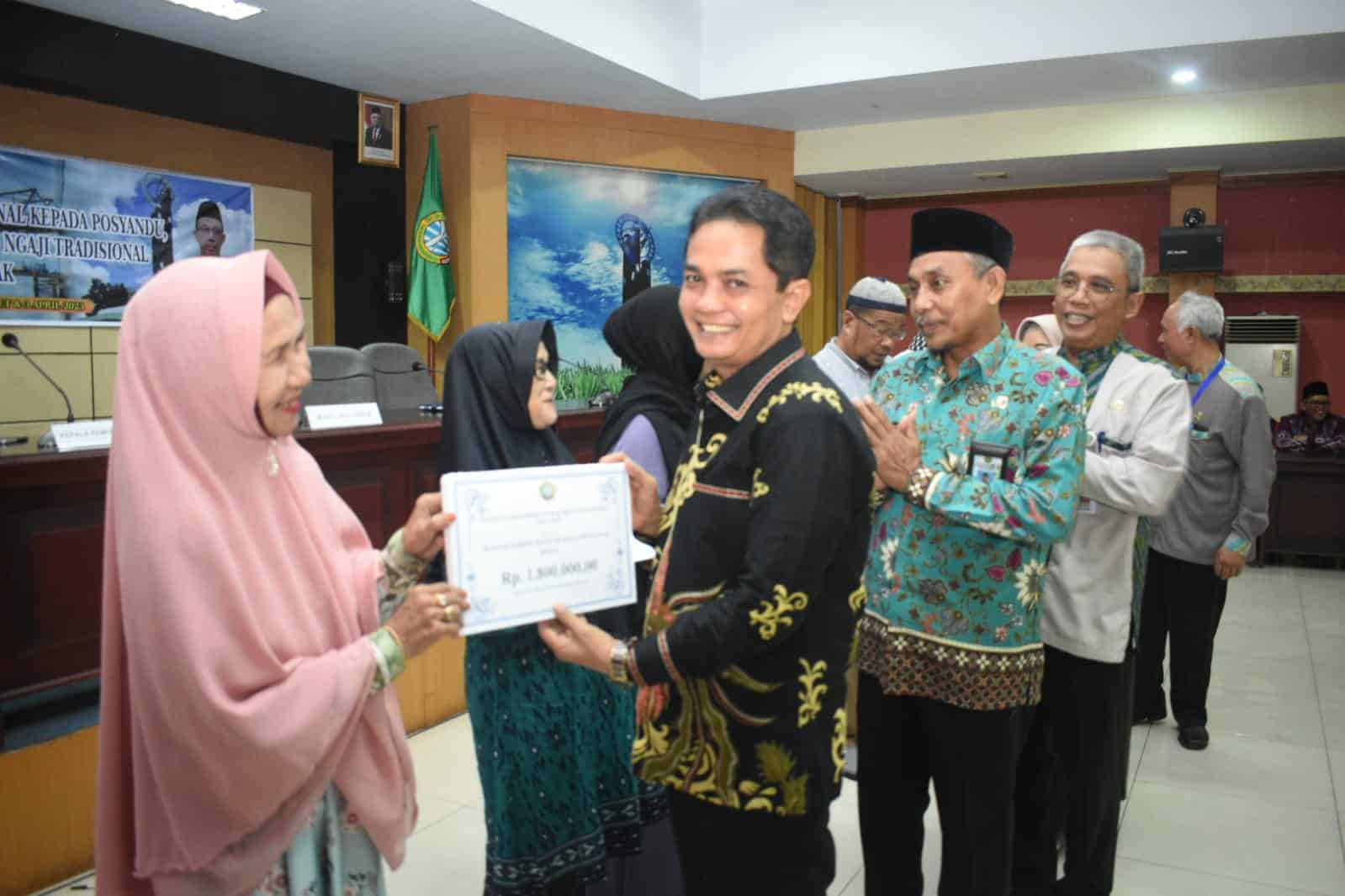 230 Petugas Fardhu Kifayah Terima Bantuan Operasional dari Pemkot Pontianak