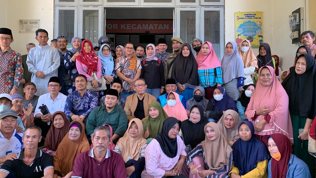 Safari Ramadhan ke Wilayah Pantura, Gubernur Kalbar Bagi-bagi Sembako Untuk Tekan Inflasi