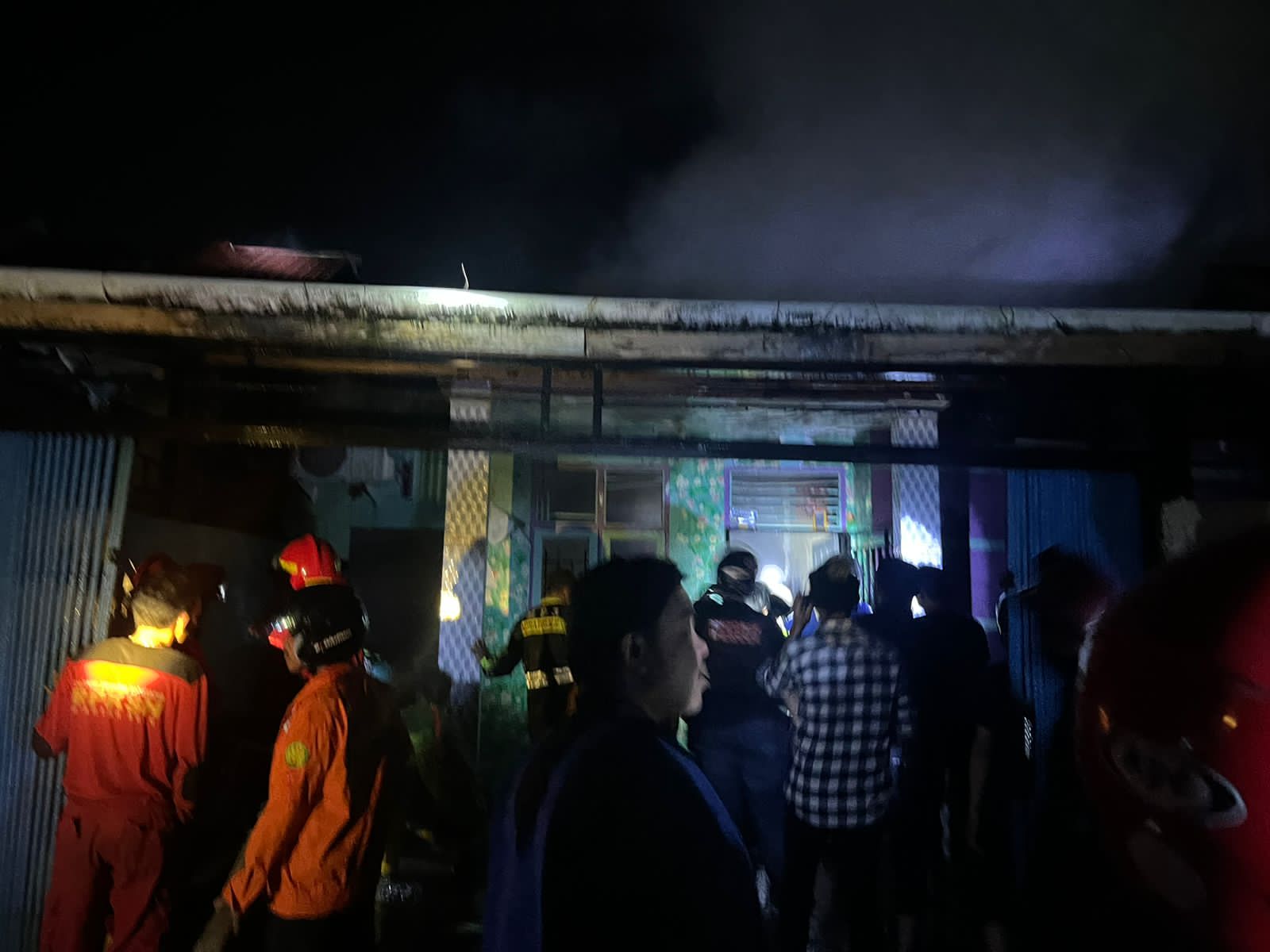 Diduga Korsleting Listrik, Rumah di Komplek Darussalam Lestari Ludes Terbakar