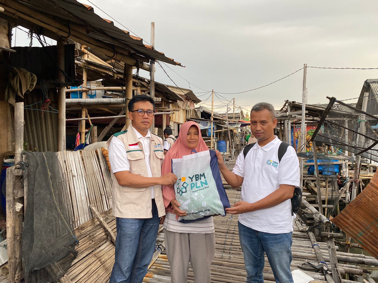 Berbagi Berkah Ramadan, YBM PLN Salurkan Bantuan Total 32 M ke 111.306 Penerima Manfaat