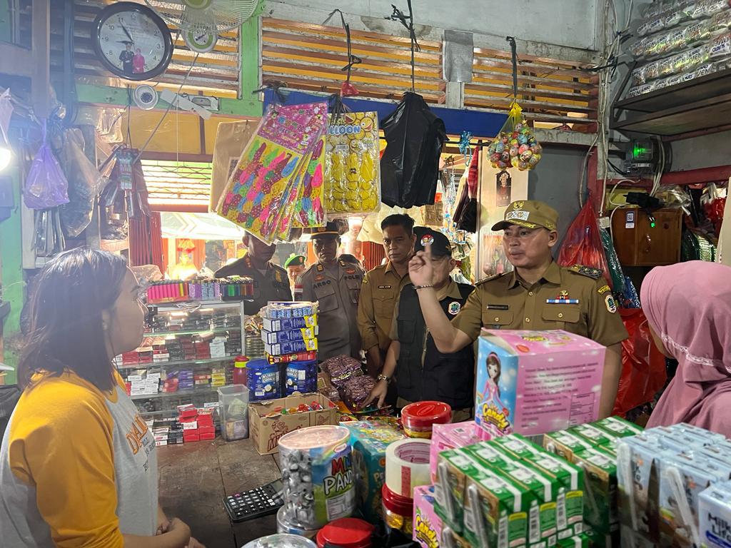 Jaga Stabilitas Harga Sembako Jelang Idul Fitri 1444 H, Wabup Kapuas Hulu Sidak ke Pasar dan Minimarket 