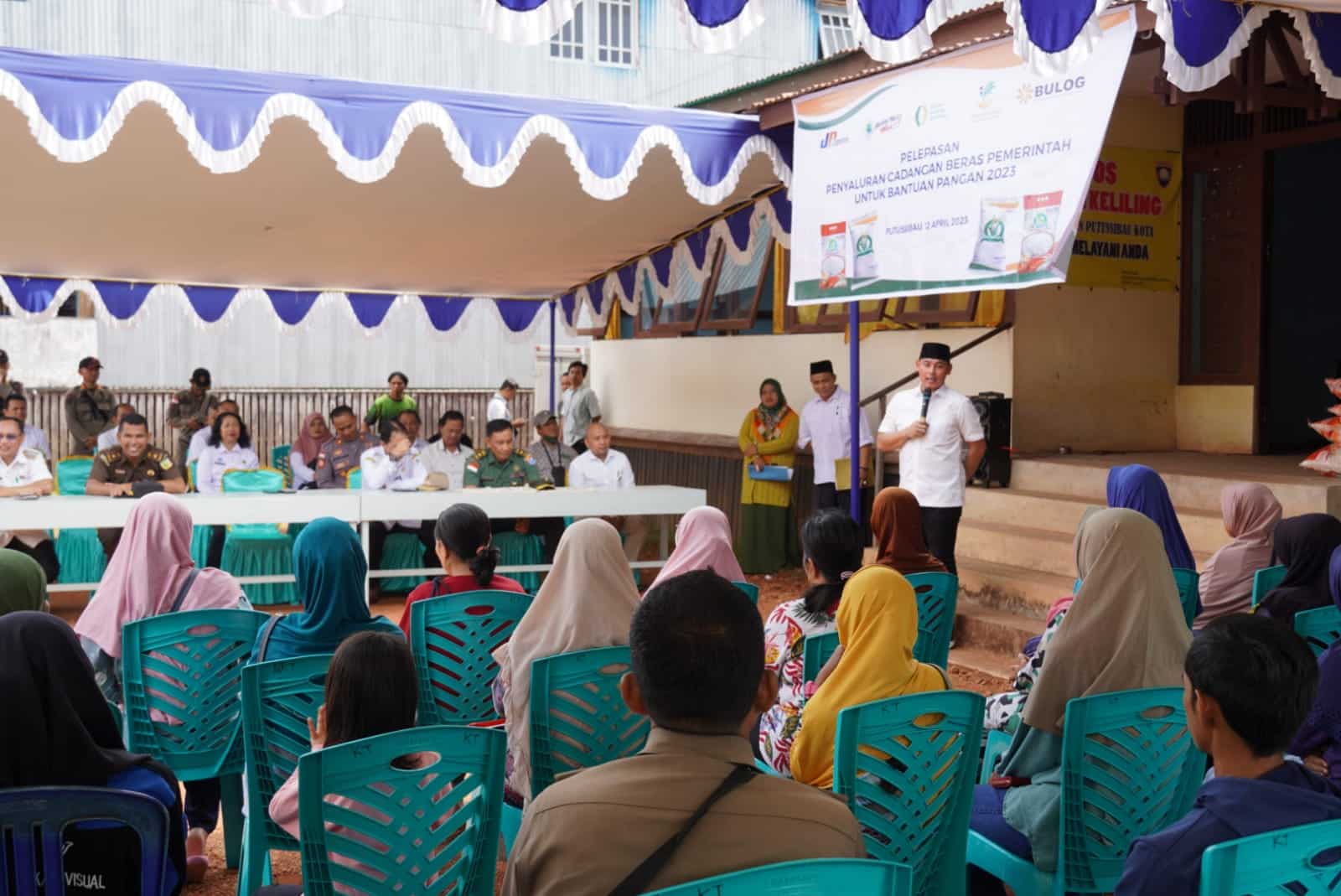 Wabup Kapuas Hulu Launching Penyaluran Bantuan Pangan Tahun 2023