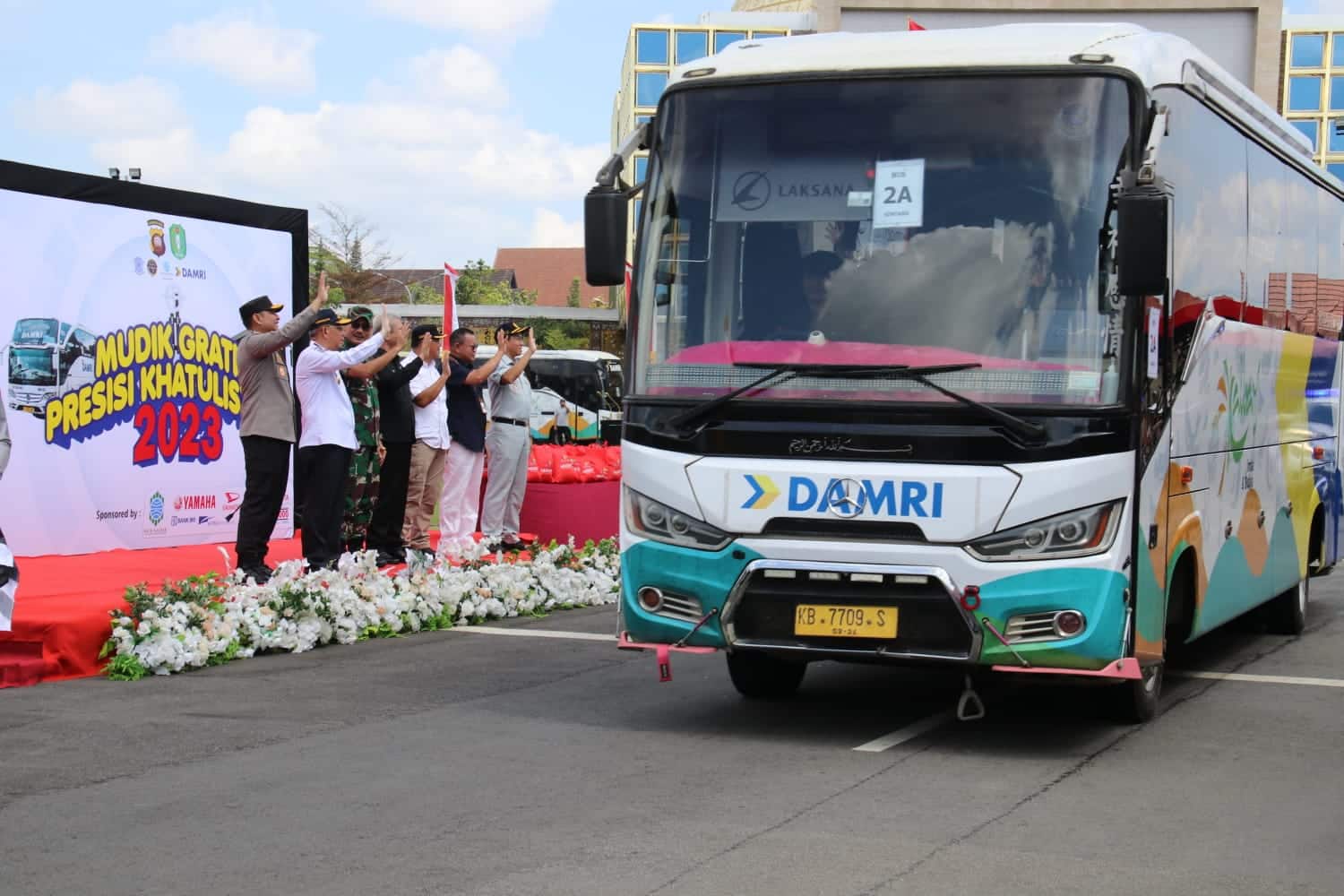 Gubernur Kalbar Bersama Forkopimda Lepas Kepulangan Pemudik Khatulistiwa ke Kampung Halaman
