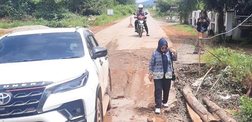 DPRD Kalbar Monitoring Perbaikan Jalan Provinsi di Kayong Utara