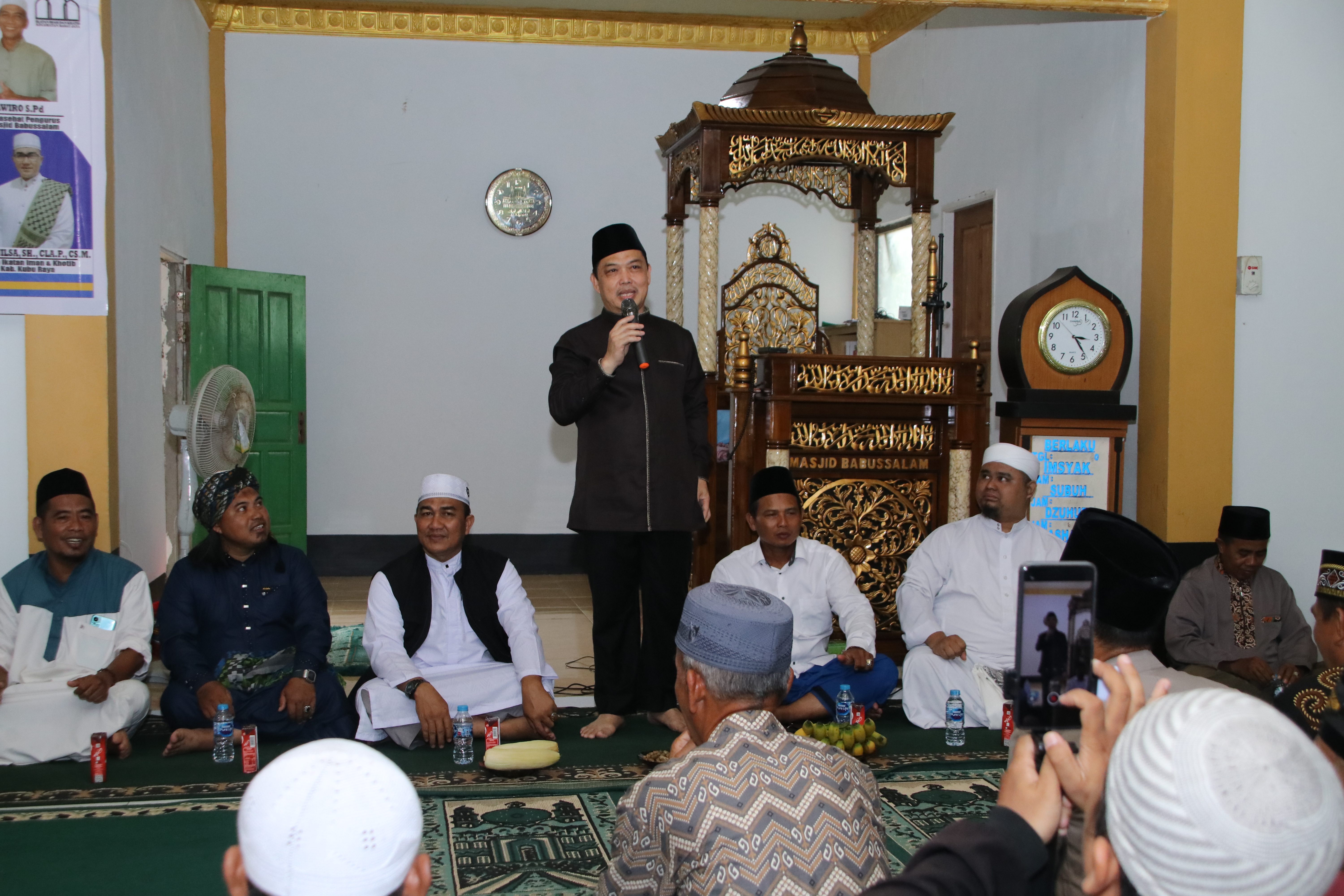 Butuh Keikhlasan Merawat Rumah Allah