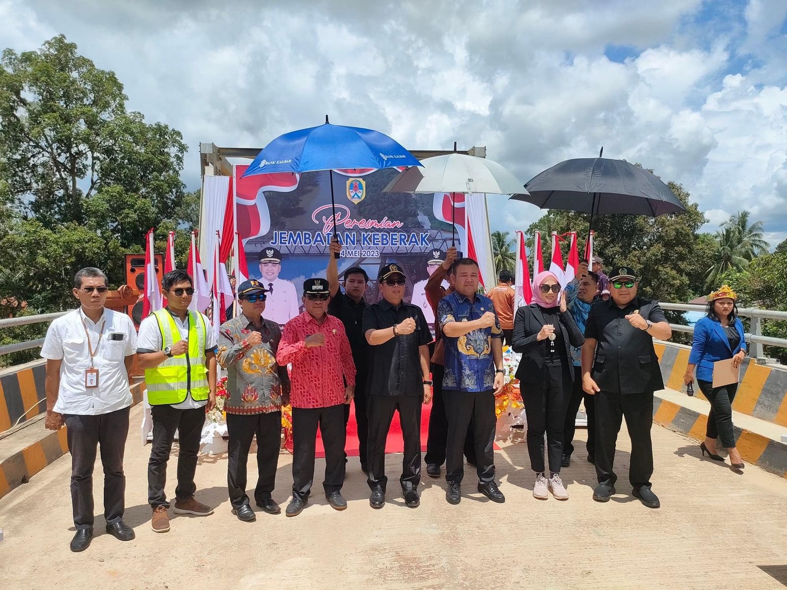 Setelah 16 Tahun, Jembatan Keberak di Melawi Akhirnya Selesai Dibangun