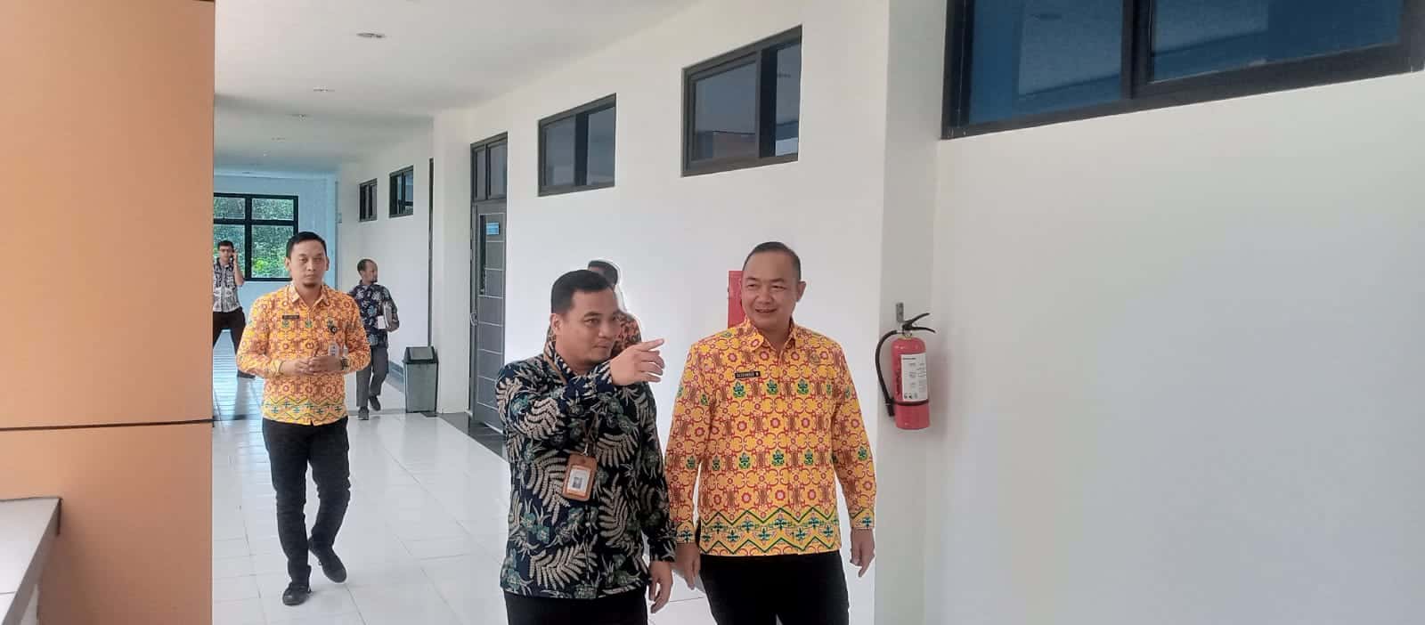 Tinjau Lokasi Tes Akademik, Ini Pesan Sekda Ketapang Untuk Para Bakal Calon Kades