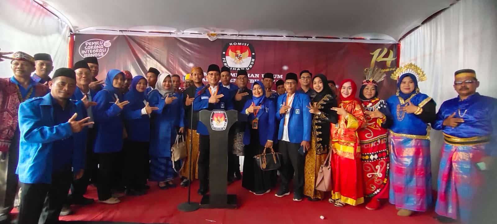 Diiringi 12 Kesenian Nusantara, DPD PAN Kubu Raya Daftarkan 45 Bacalegnya ke KPUD