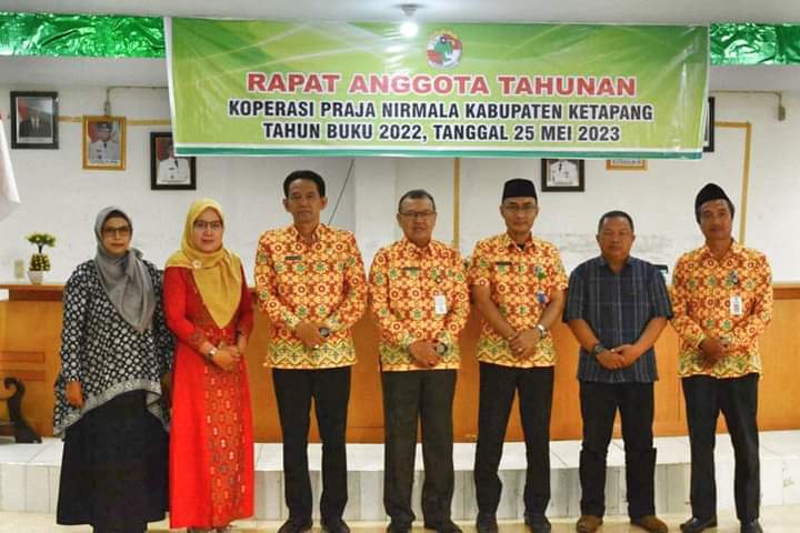 Staf Ahli Bupati Buka Rapat Anggota Tahunan Koperasi Praja Nirmala