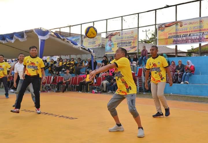 Ketua DPRD Ketapang Sebut Turnamen Bola Voli Kapolres Cup 2023 Wadah Asah Kemampuan Atlet