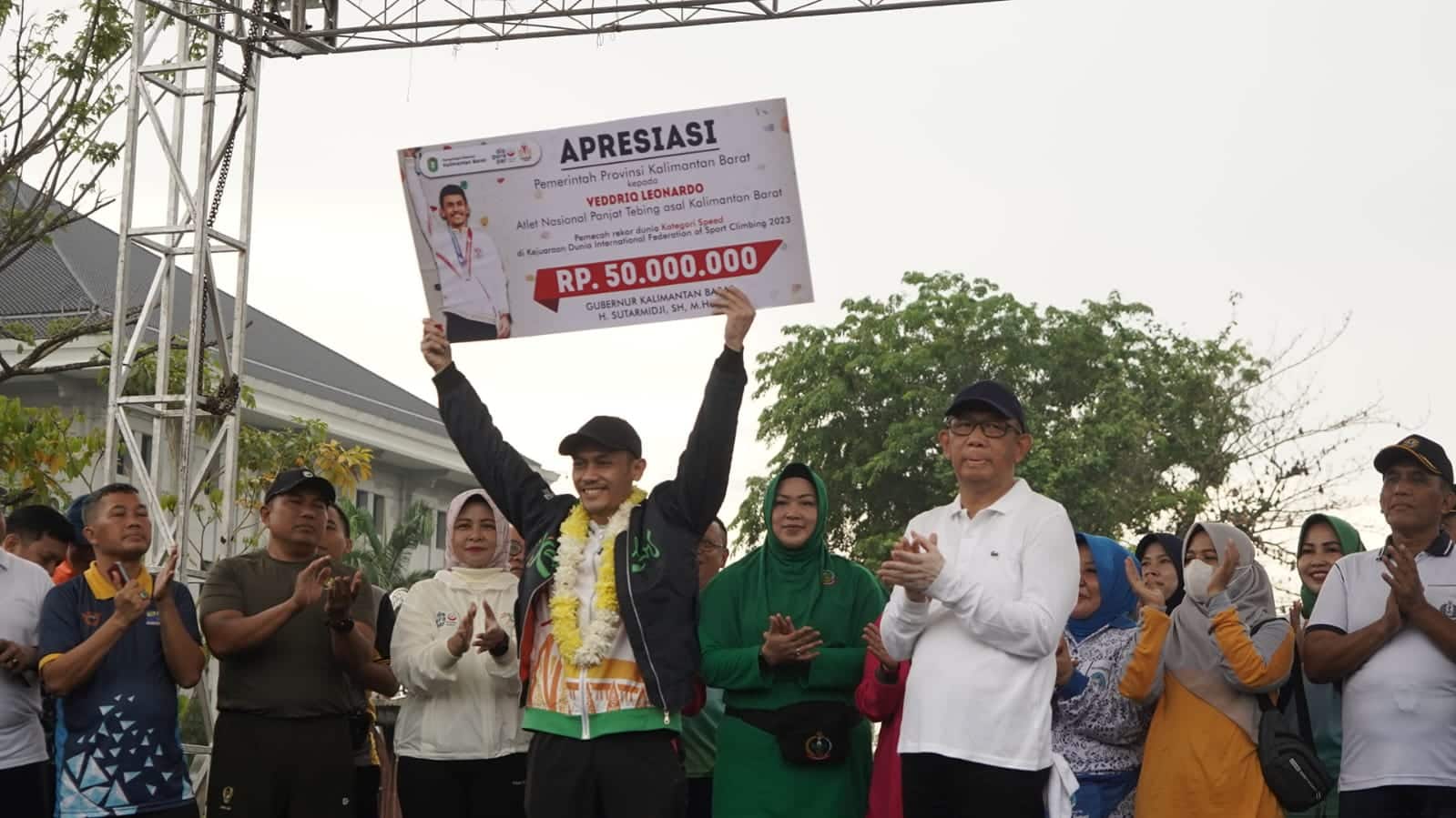 Apresiasi Prestasi Veddriq di Kancah Internasional, Gubernur Sutarmidji Serahkan Uang Tunai Rp 50 Juta