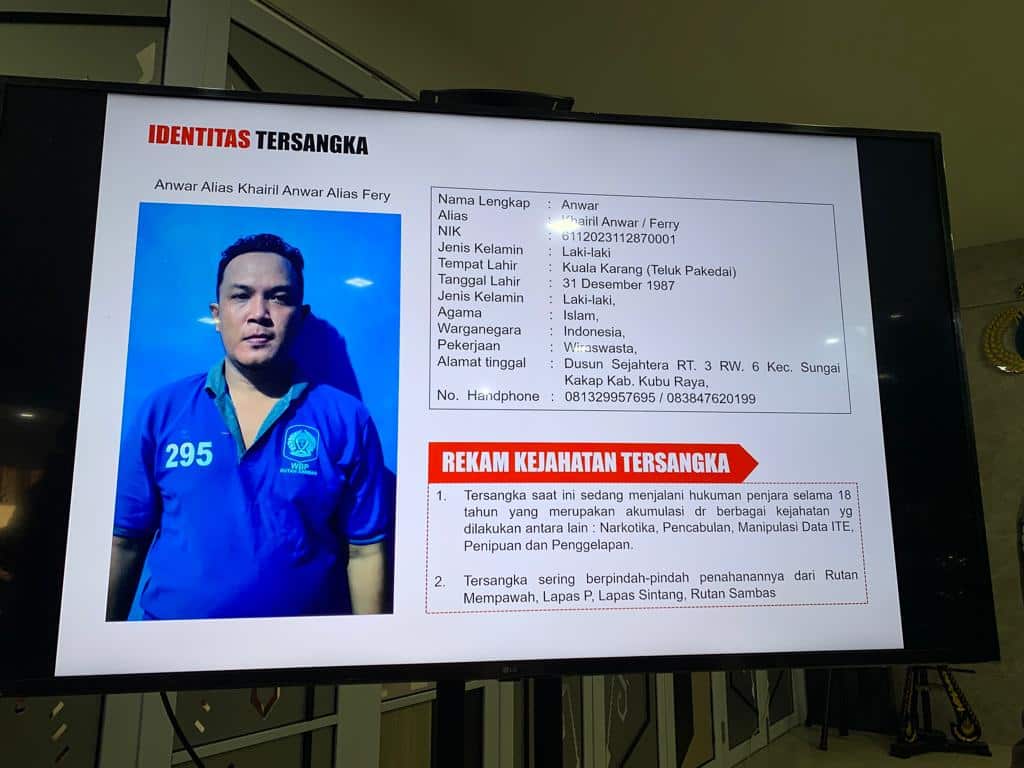 Tersangka Pembuat Meme Adu Domba Ustadz Hatoli dan Ida Dayak Gunakan HP Dalam Rutan